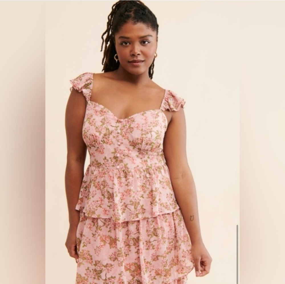 ASTR Flutter Sleeve Midsummer Midi Dress - Picture 9 of 9